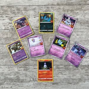 Lot of 8 Pokémon Trading Cards